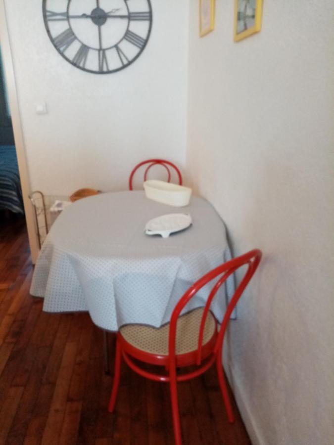 Agreable Appartement Dans Le Vieux Trouville Exterior foto